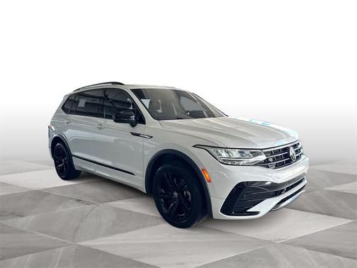 2024 Volkswagen Tiguan 2.0T SE R-Line Black