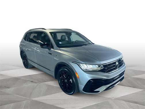 2022 Volkswagen Tiguan 2.0T SE R-Line Black