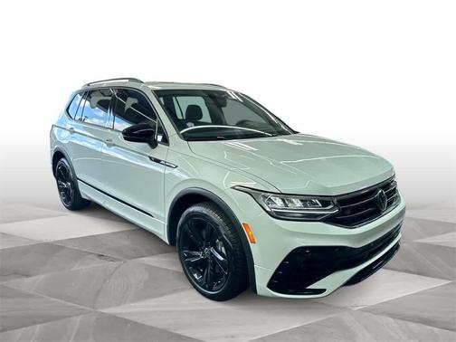 2024 Volkswagen Tiguan 2.0T SE R-Line Black