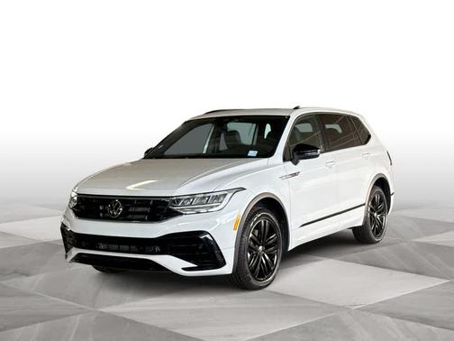 Pure White 2022 Volkswagen Tiguan 2.0T SE R-Line Black