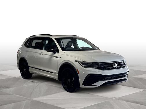 Pure White 2022 Volkswagen Tiguan 2.0T SE R-Line Black