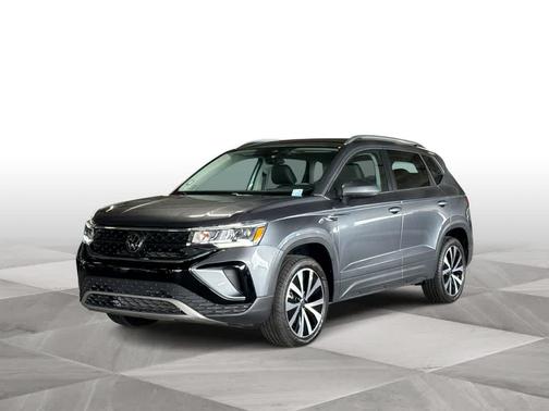 Platinum Gray Metallic 2024 Volkswagen Taos 1.5T SE