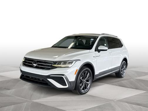 Opal White Pearl Effect 2023 Volkswagen Tiguan 2.0T SE