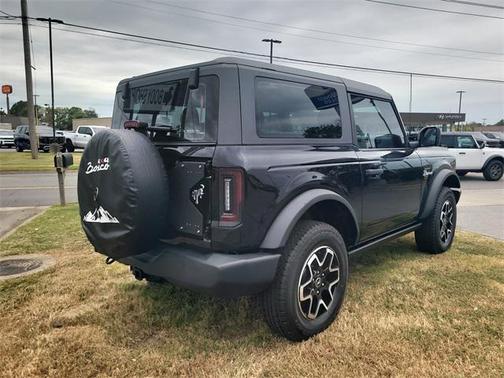 2022 Ford Bronco Base
