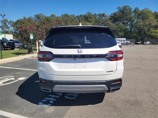 2024 Honda Pilot Touring 8-Passenger