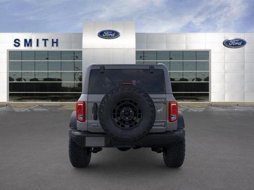 Carbonized Gray Metallic 2026 Ford Bronco Big Bend