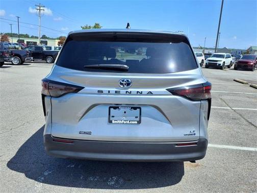 2023 Toyota Sienna LE