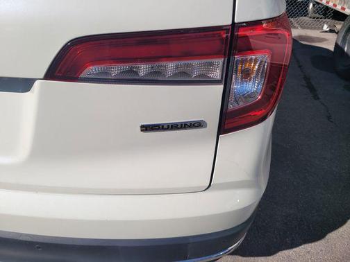 2019 Honda Pilot Touring 8-Passenger