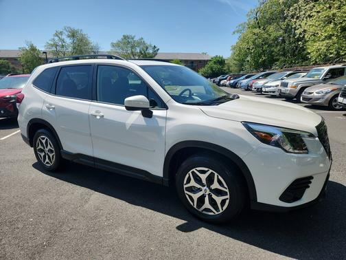2024 Subaru Forester Premium