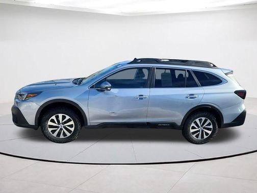 Ice Silver Metallic 2022 Subaru Outback Premium