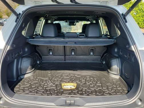 Crystal White Pearl 2026 Subaru Forester Wilderness