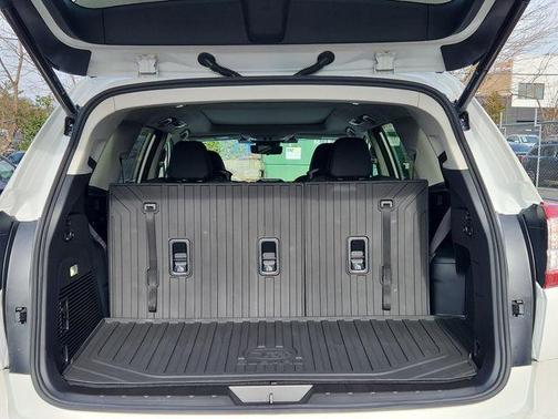 Crystal White Pearl 2026 Subaru Ascent Touring