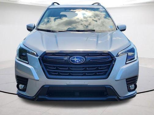 Ice Silver Metallic 2024 Subaru Forester Premium