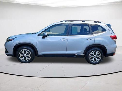 Ice Silver Metallic 2024 Subaru Forester Premium