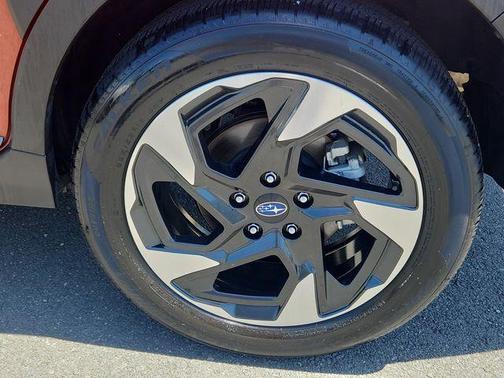 Sun Blaze Pearl 2024 Subaru Crosstrek Limited