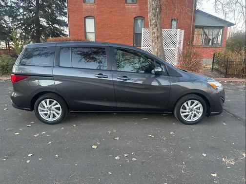 2014 Mazda Mazda5 Sport