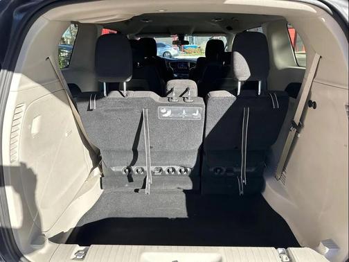 2020 Chrysler Voyager LX