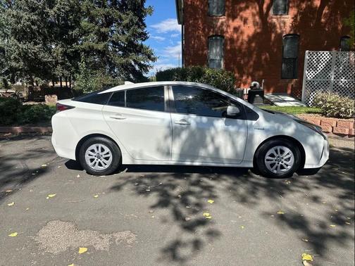 2016 Toyota Prius Two