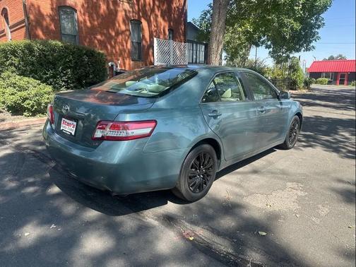 2010 Toyota Camry LE