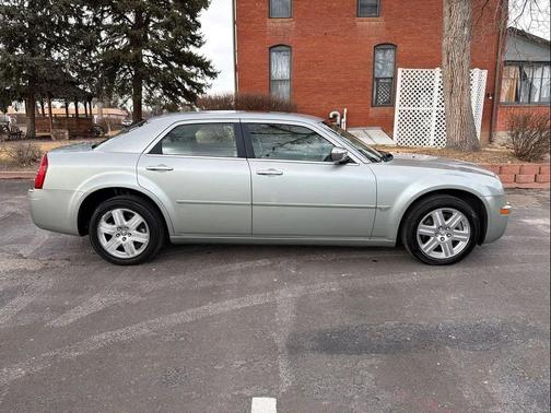 2006 Chrysler 300C Base