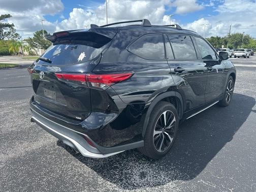 2022 Toyota Highlander XSE