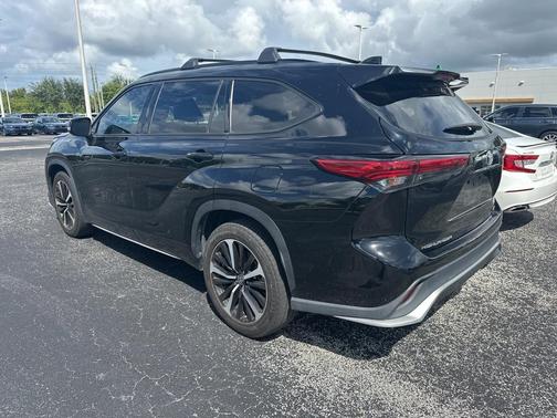 2022 Toyota Highlander XSE