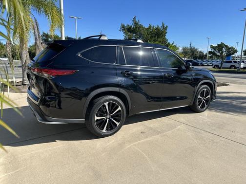 2022 Toyota Highlander XSE