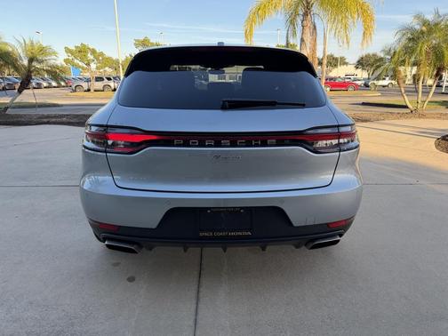 2021 Porsche Macan Base