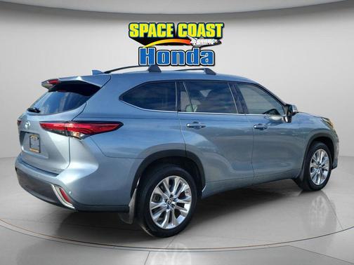 2022 Toyota Highlander Limited