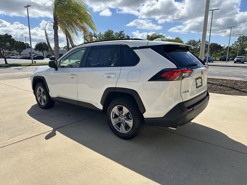 2023 Toyota RAV4 Hybrid LE