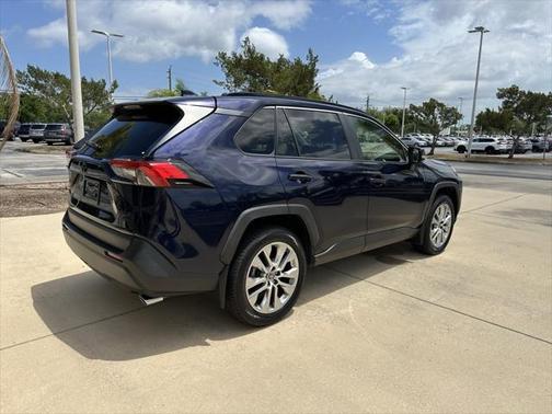 2020 Toyota RAV4 XLE Premium