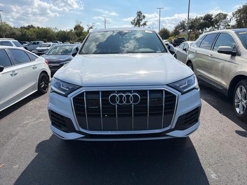 2022 Audi Q7 55 Premium Plus