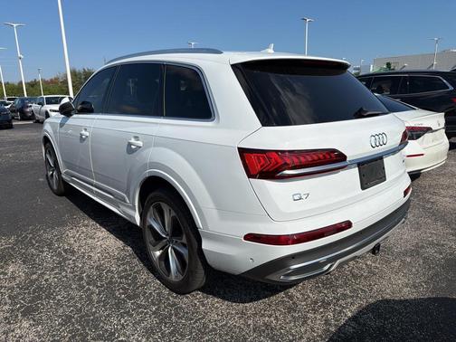2022 Audi Q7 55 Premium Plus