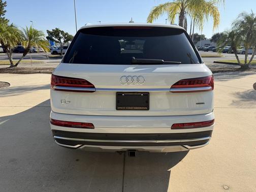 2022 Audi Q7 55 Premium Plus