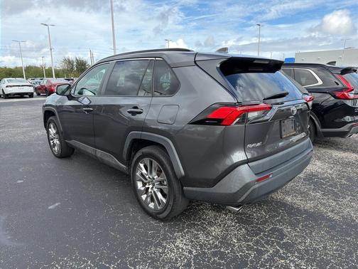 2021 Toyota RAV4 XLE Premium