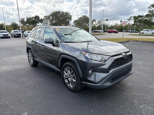 2021 Toyota RAV4 XLE Premium