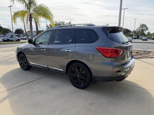 2017 Nissan Pathfinder Platinum