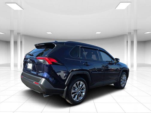 2020 Toyota RAV4 XLE Premium