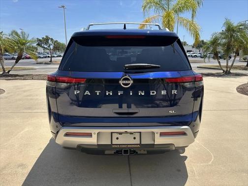 2022 Nissan Pathfinder SL