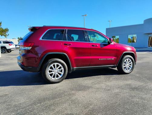 2022 Jeep Grand Cherokee Laredo
