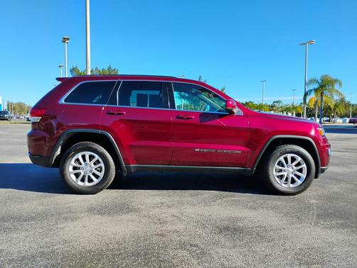 2022 Jeep Grand Cherokee Laredo
