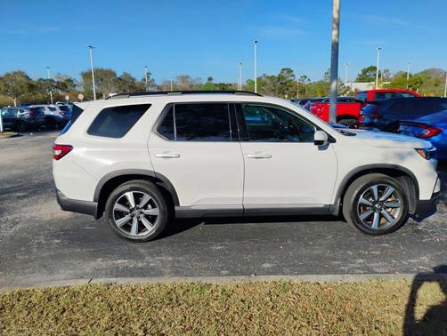 2023 Honda Pilot Touring 8-Passenger