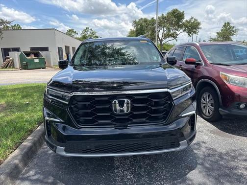 2025 Honda Pilot Touring 8-Passenger