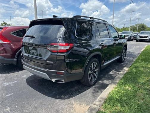 2025 Honda Pilot Touring 8-Passenger