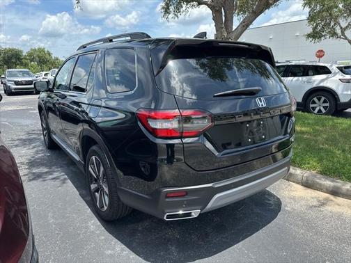 2025 Honda Pilot Touring 8-Passenger