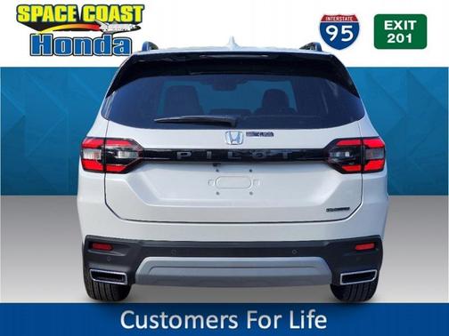 2025 Honda Pilot Touring 8-Passenger