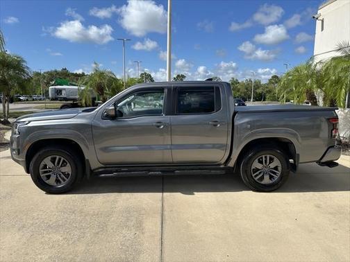 2025 Nissan Frontier SV