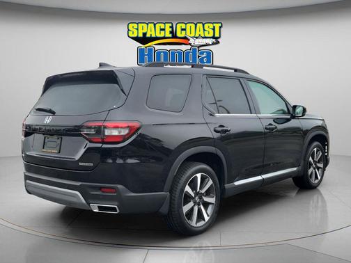 2023 Honda Pilot Touring 8-Passenger
