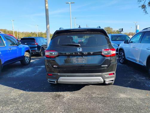 2023 Honda Pilot Touring 8-Passenger