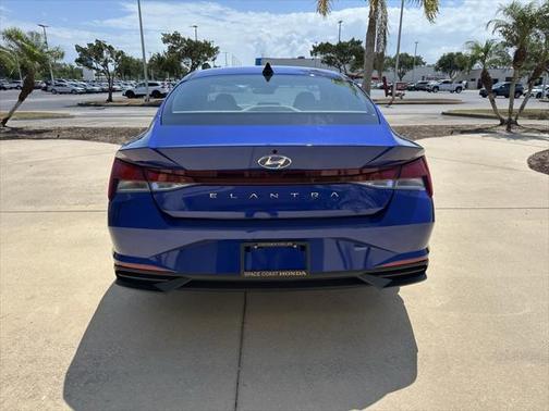 2023 Hyundai ELANTRA SE